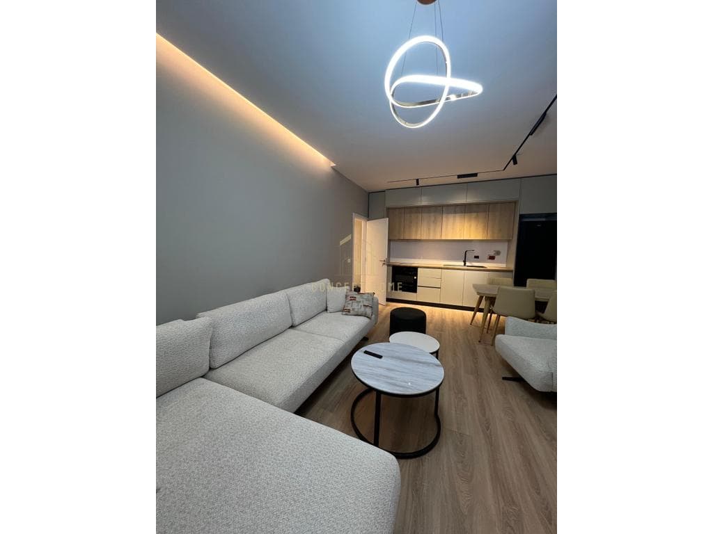 Jepet me qera super apartament 2+1 ne Kamez 3