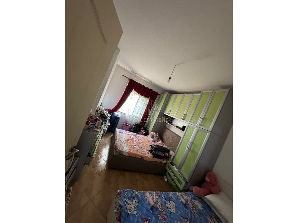 Shitet Apartament 1+1 ne Yzberisht 2