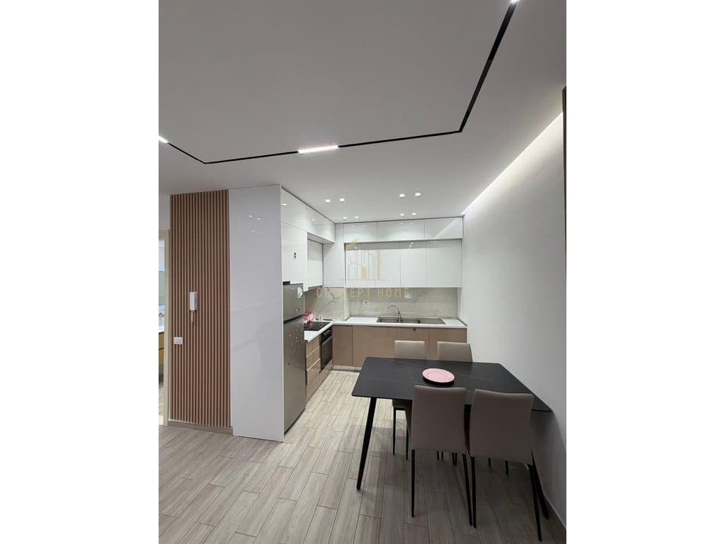 Jepet me qera Apartamenti 1+1 Qender Tirane 3