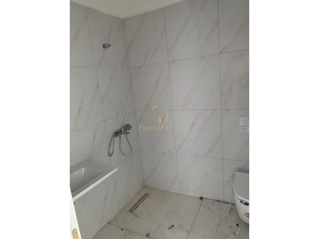 Jepet me qera apartament 1+1 tek Bulevardi i ri 4