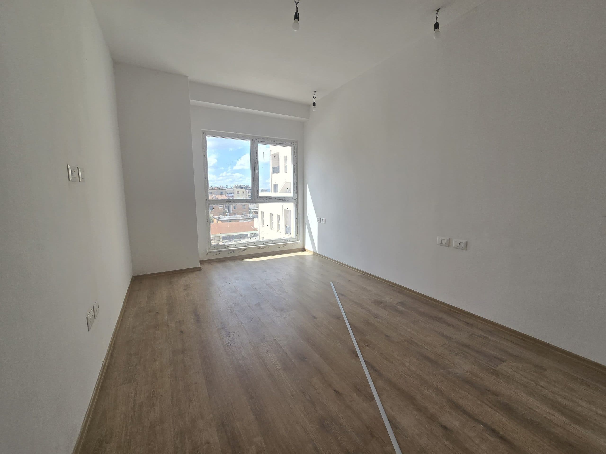 Shitet Apartament 2+1 tek Kompleksi Aura