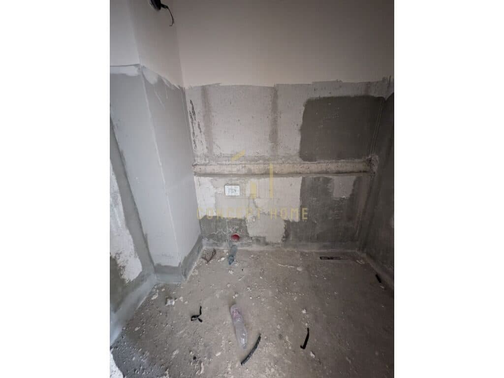 Shitet apartament 1+1 Tek Zoja Keshillit te Mire , Kompleksi Aura 4