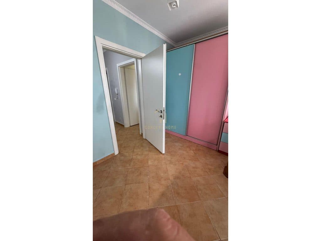Jepet me qera apartament 2+1 tek Rruga elbasanit 3