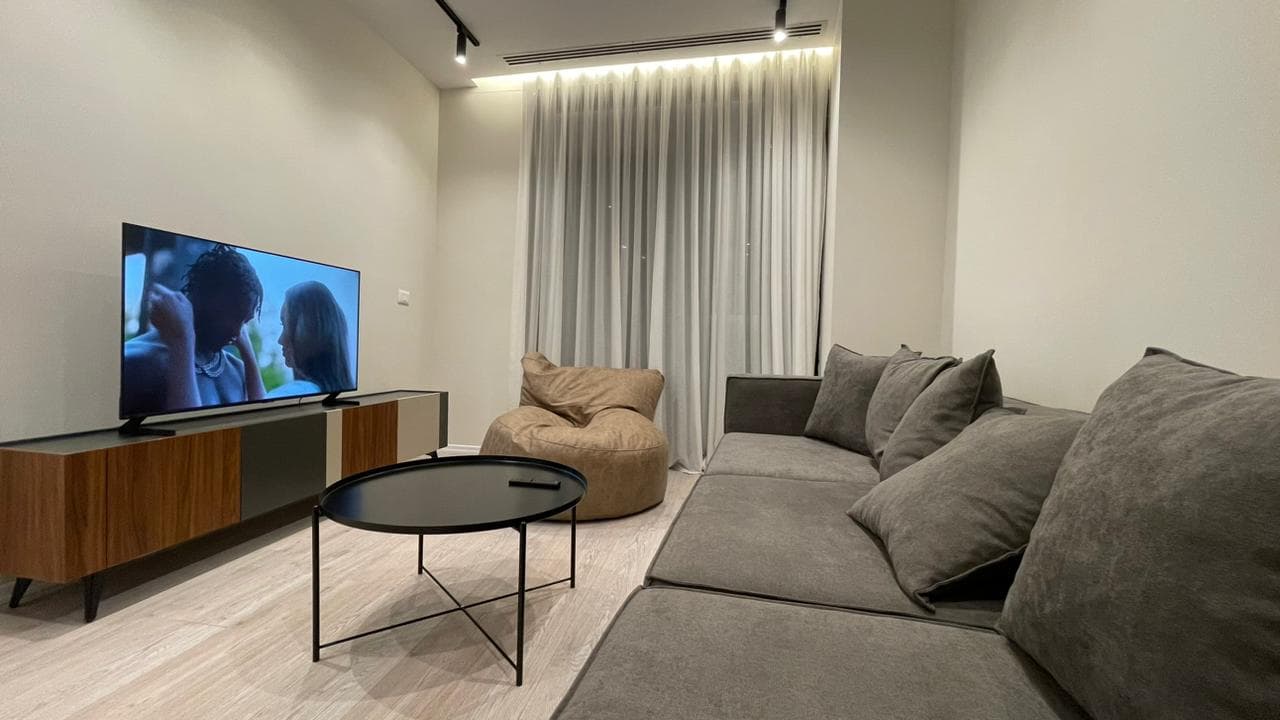 Jepet me qera apartament 1+1 tek Lake View