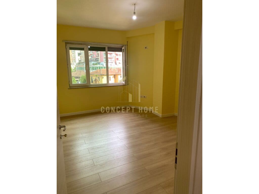 Jepet ambient biznesi me qera 2+1 te Selvia ,Qender 3