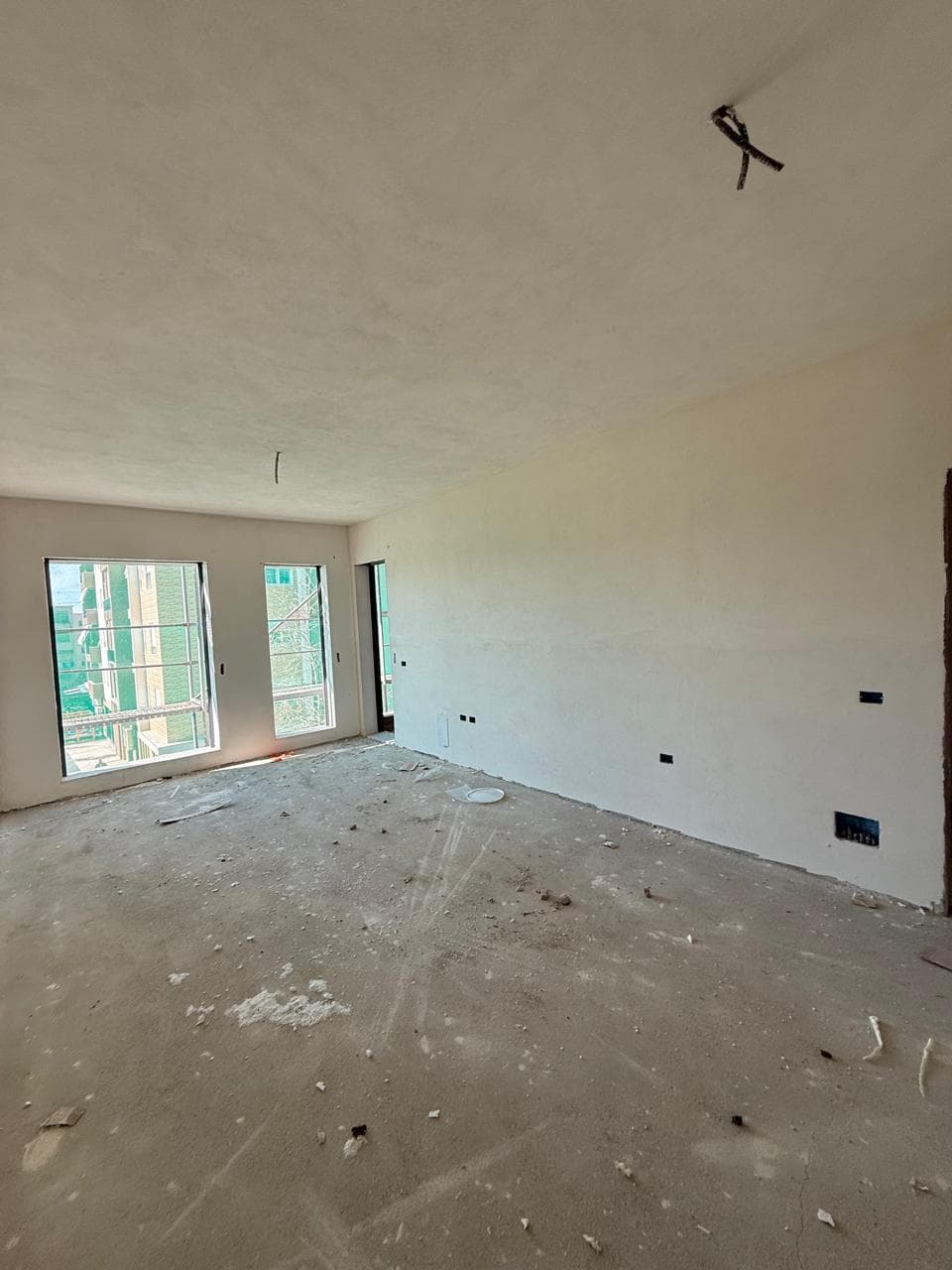 Shitet apartament 2+1+2 ne Kamez 2