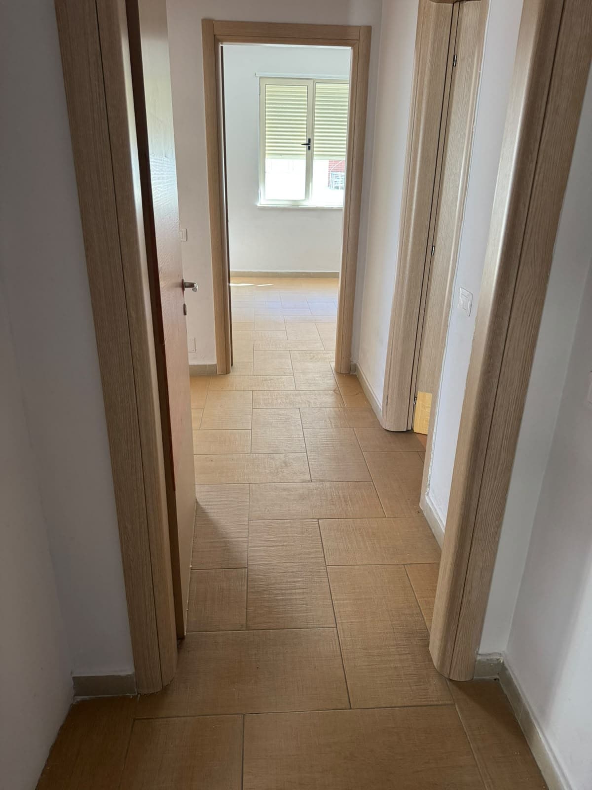 Jepet me qera apartament 3+1 tek Kodra e Diellit