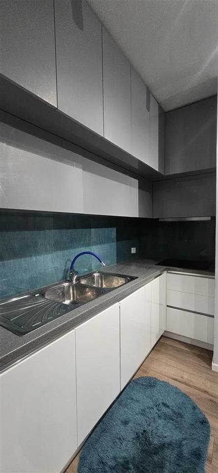 Jepet me qera apartament 2+1+2+ Parkim Te Rruga e Kavajes 3