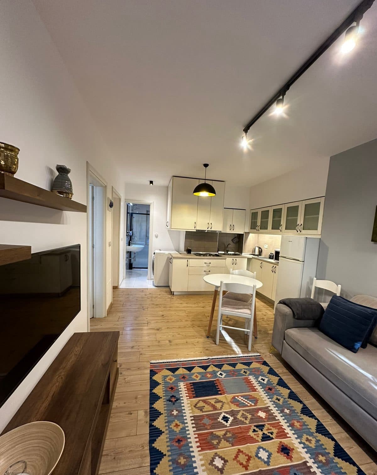 Jepet me qera apartament 1+1 tek Rruga e Elbasanit 2