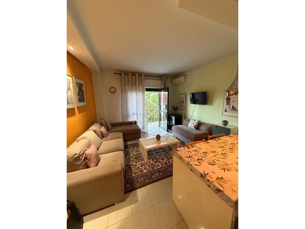 Jepet me qera apartment 1+1 Tek 21 Dhjetori 2