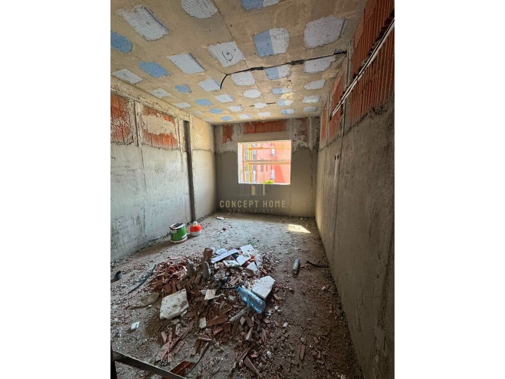 Shitet apartament 2+1+2 ne