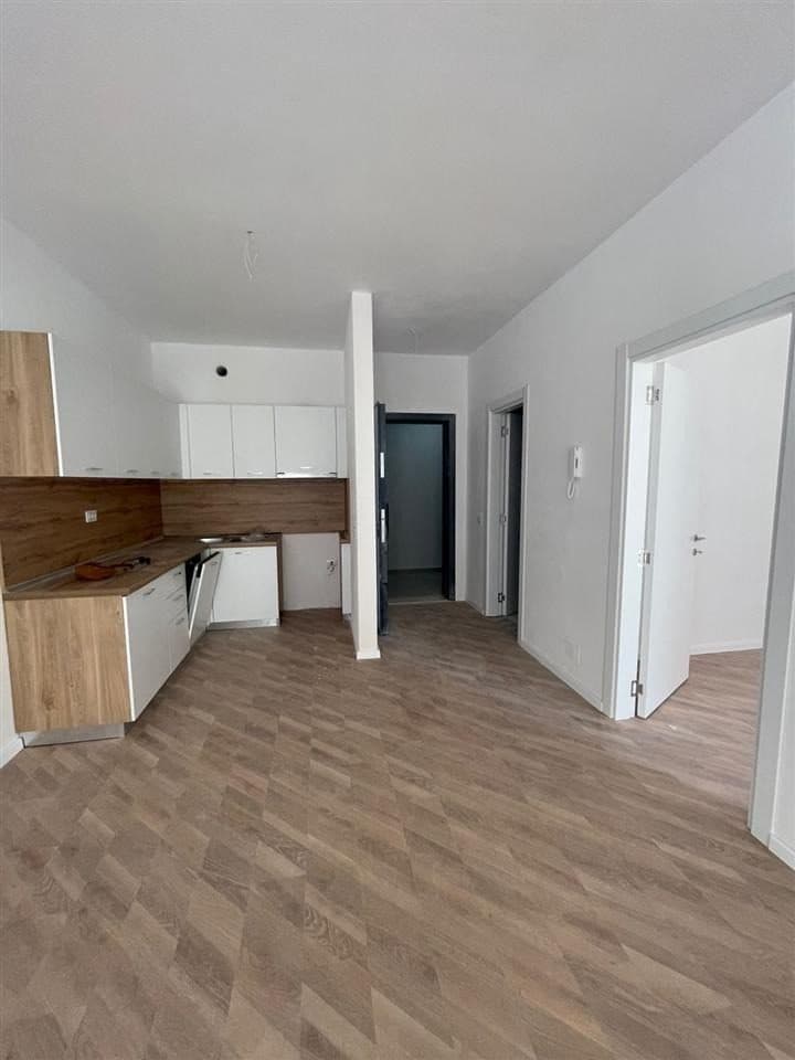 Shitet Apartament 1+1 tek Kompleksi Univers City