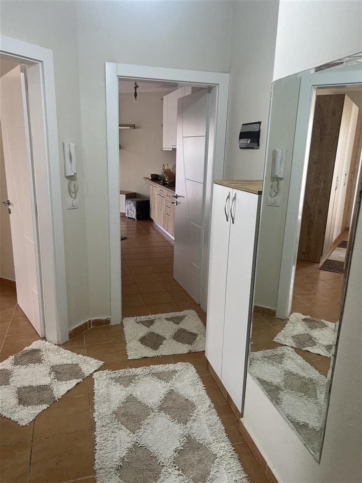 Apartament me qera ne Yzberisht 2