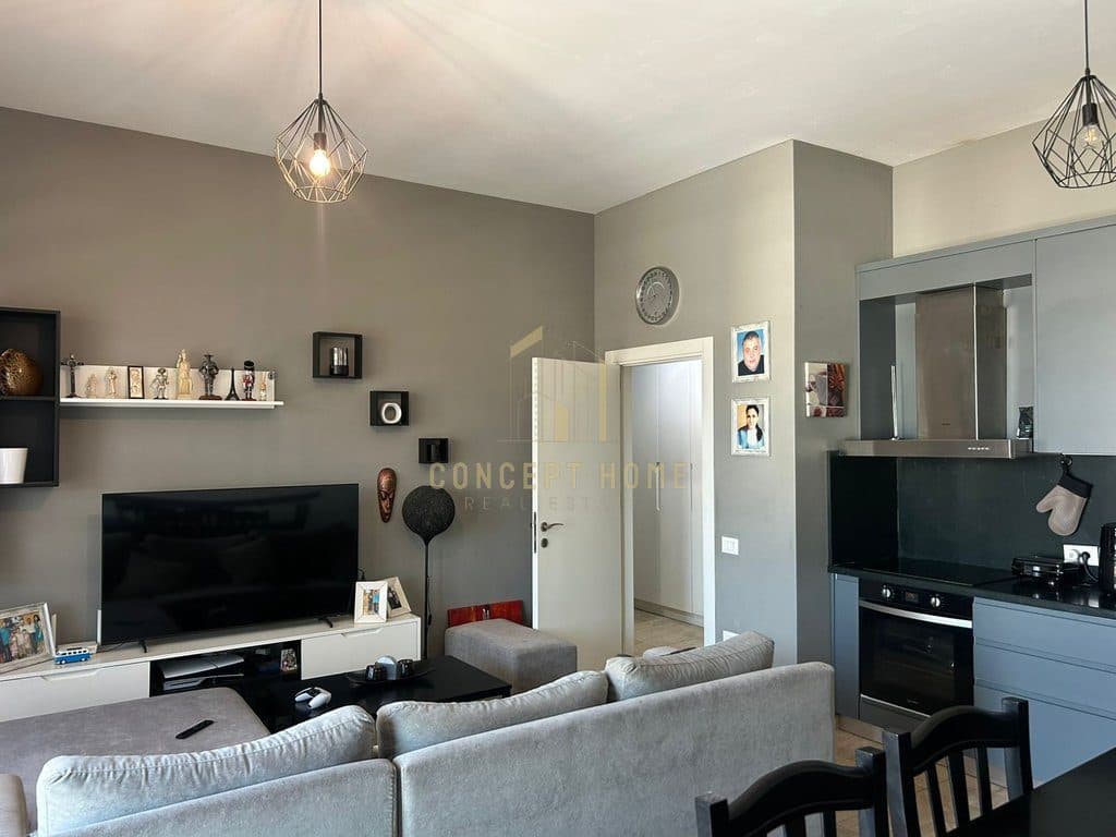 Shitet Apartament 3+1 Rruga Kavajes (Square 21) 21