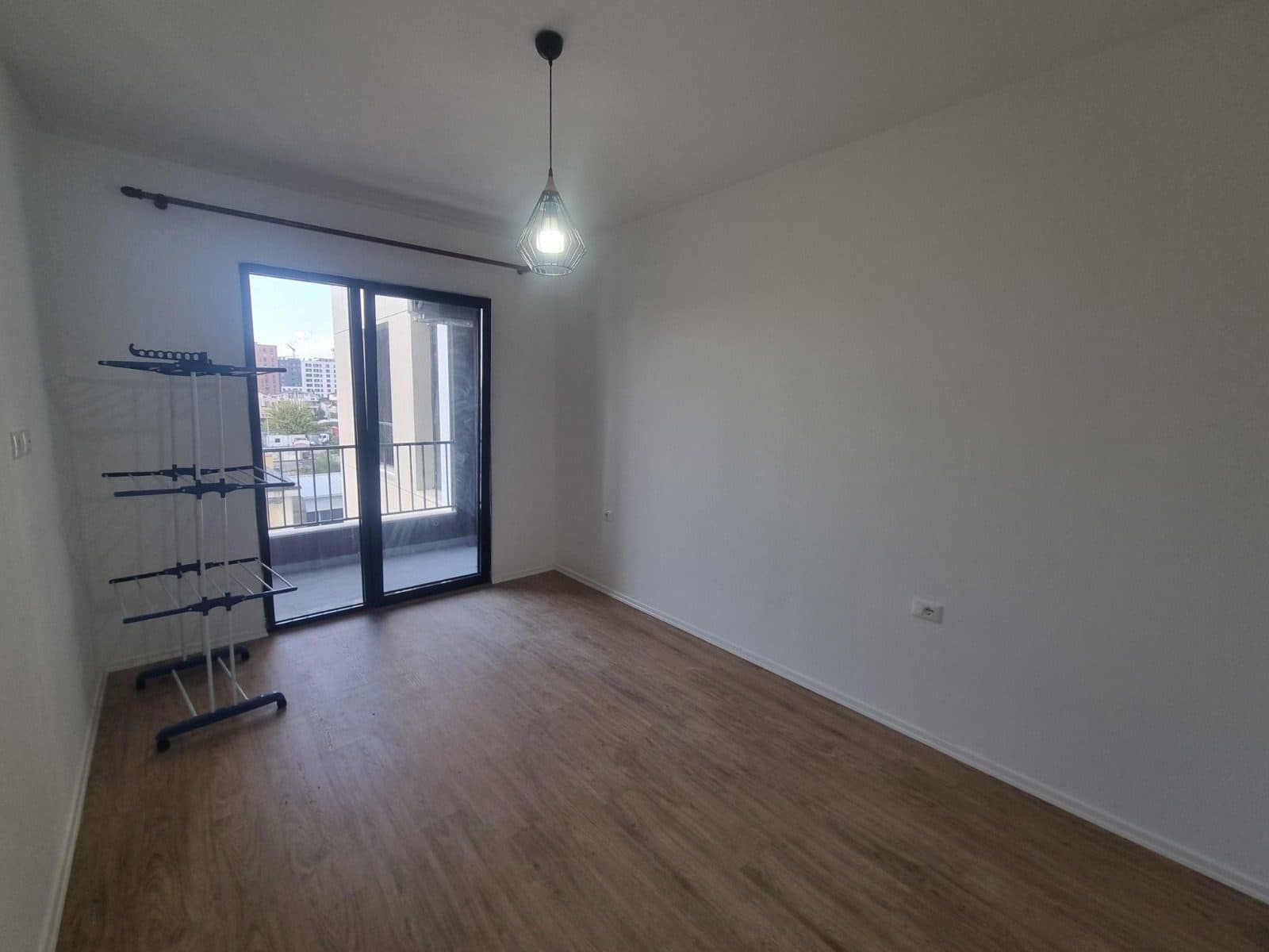 Jepet me qera Apartament 1+1 tek Jordan Misja 3