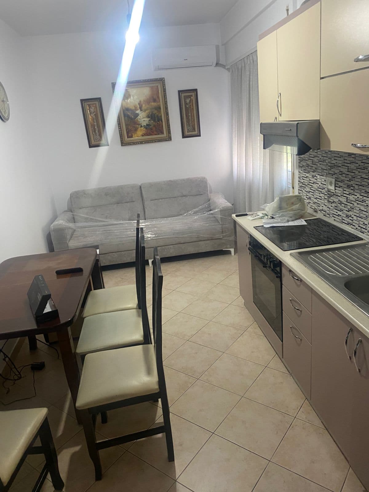 Apartament 1+1 Me Qira në Komunën e Parisit, Tiranë - 550€ | 55 m² 3
