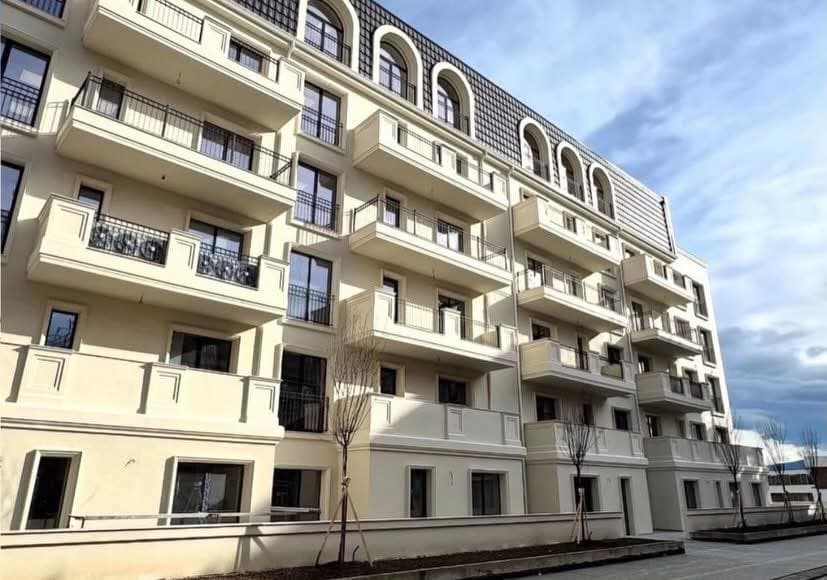Shitet Apartament 2+1 ne Mjull Bathore