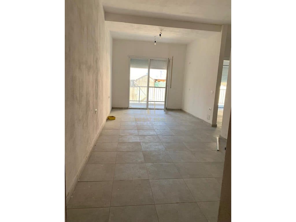 Jepet me qera apartment 2+1 tek Xhamlliku 4