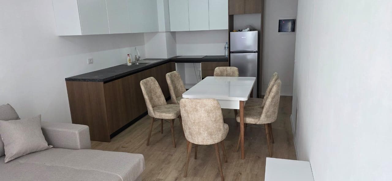 Jepet me qera Apartament 2+1+Parkim Te Univers City