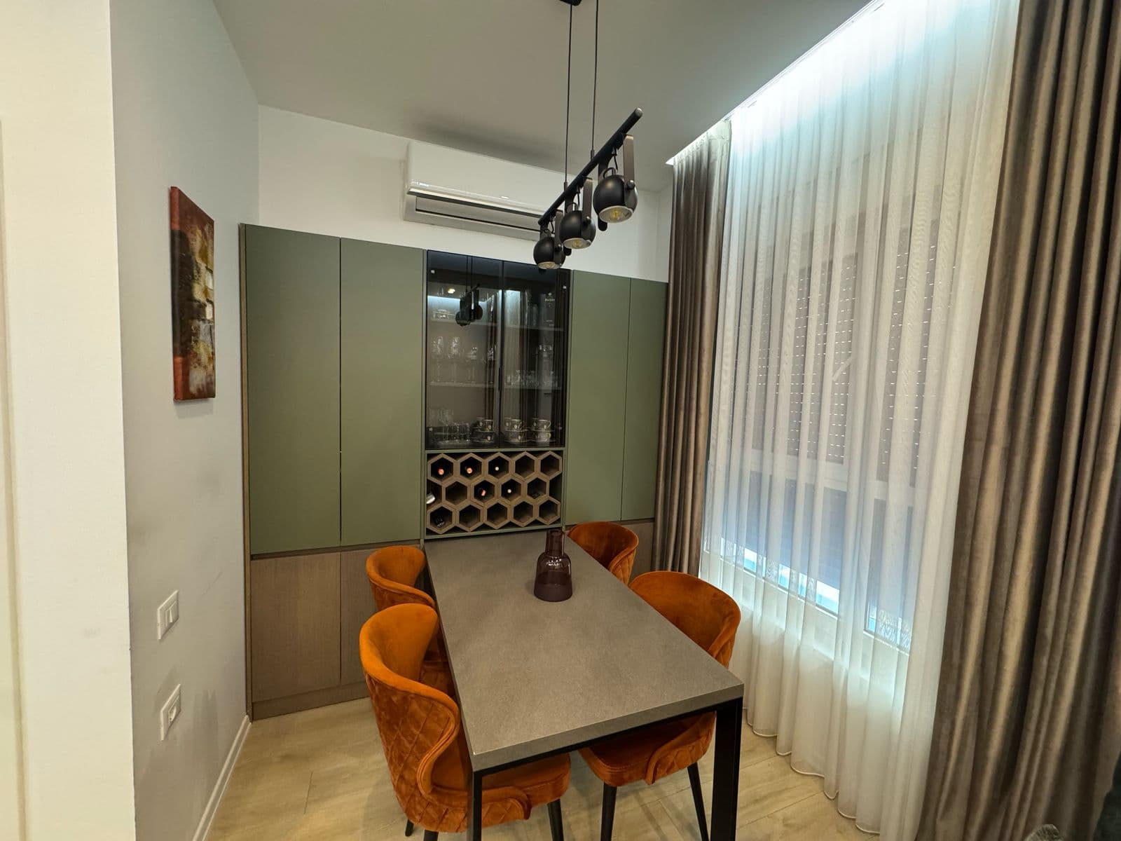 Shitet Apartament 2+1 + Post Parkimi ne Ali Dem 2