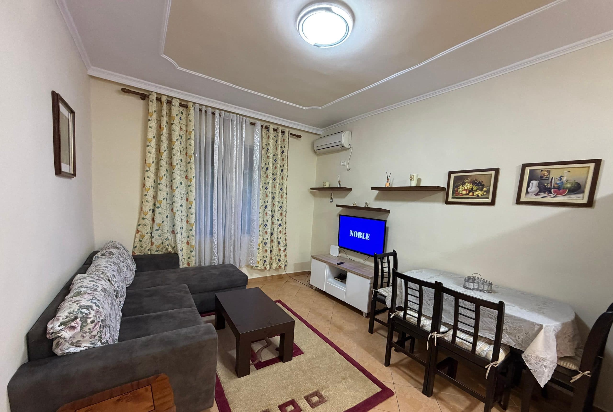 Apartement me qera 1+1 tek Medreseja. 2