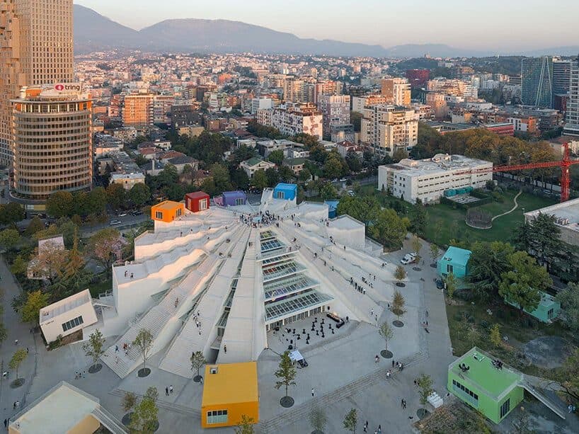 Zyrë 1+1 Me Qira në Bulevardin Dëshmorët e Kombit, Tiranë - 750€ | 55 m²