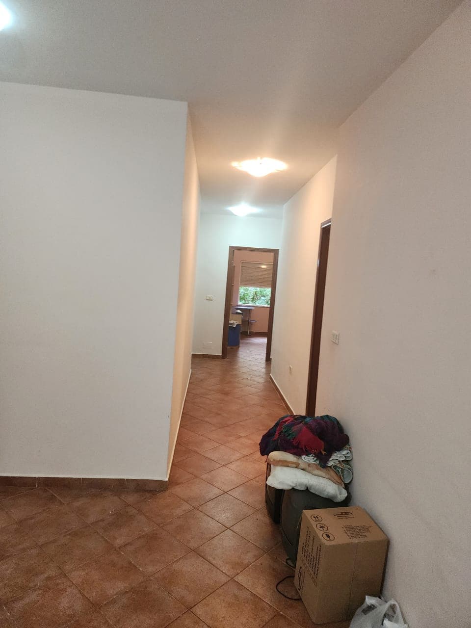 Shitet Apartament 3+1+2 Komuna Parisit 2