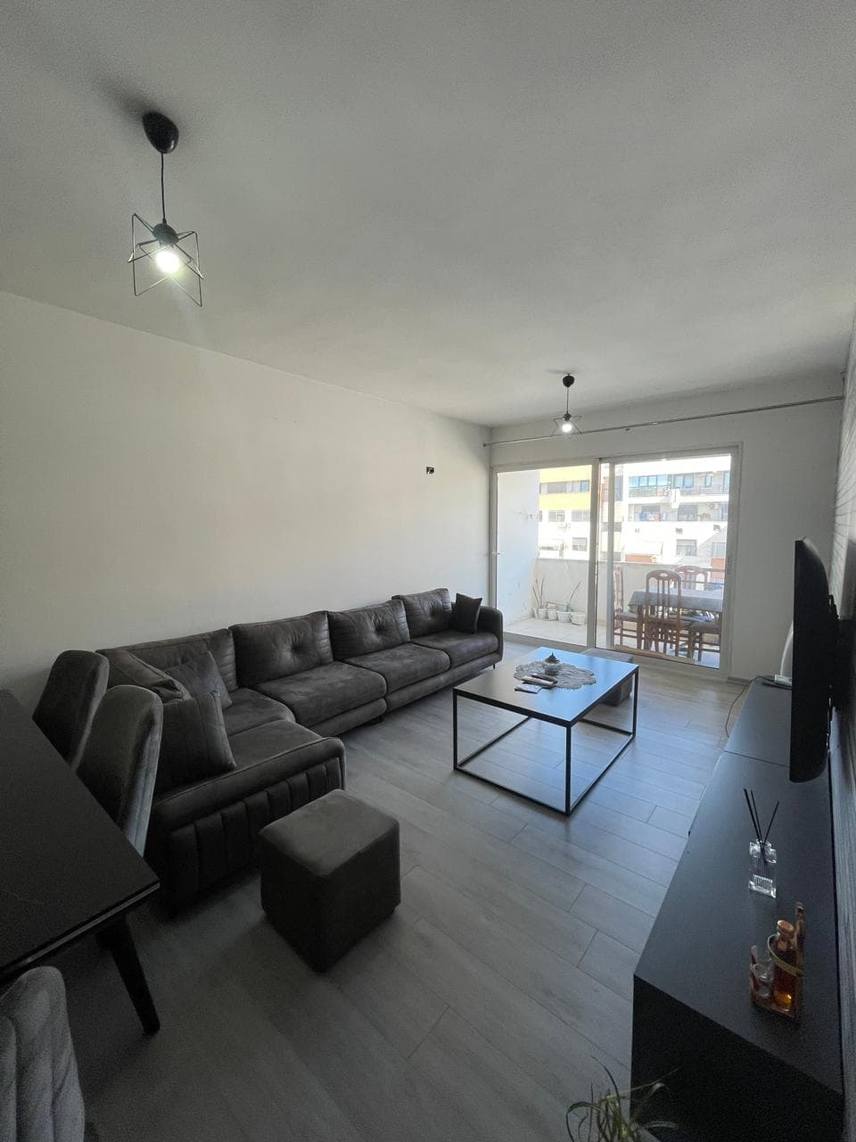 Shitet apartament 1+1 ne Astir