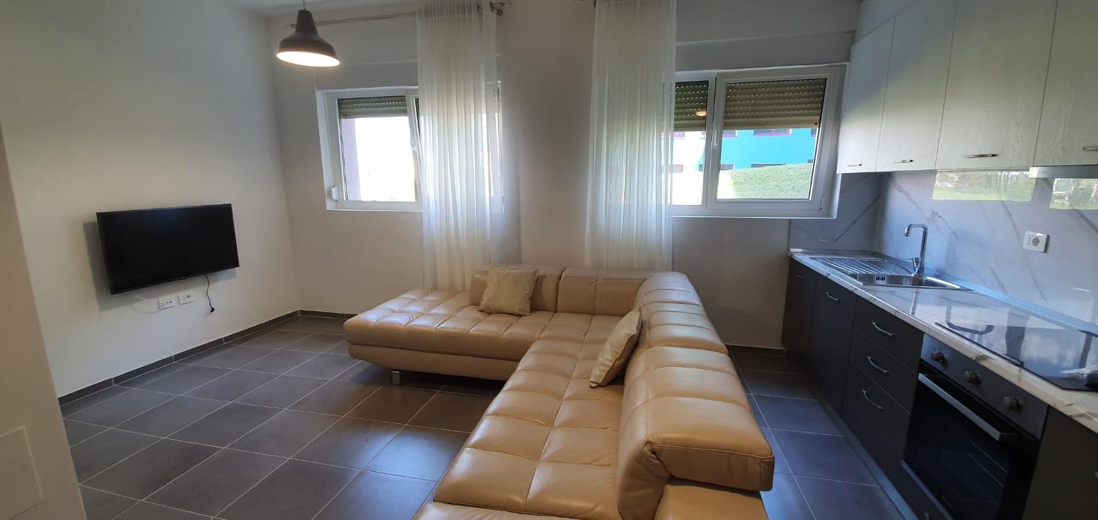 Jepet me qera apartament 2+1 Ne Ali Dem (Mangalemi) 2