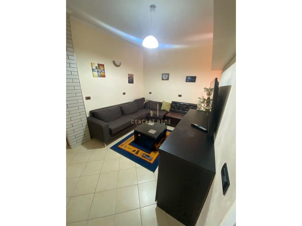 450 leke Apartament 1+1 2