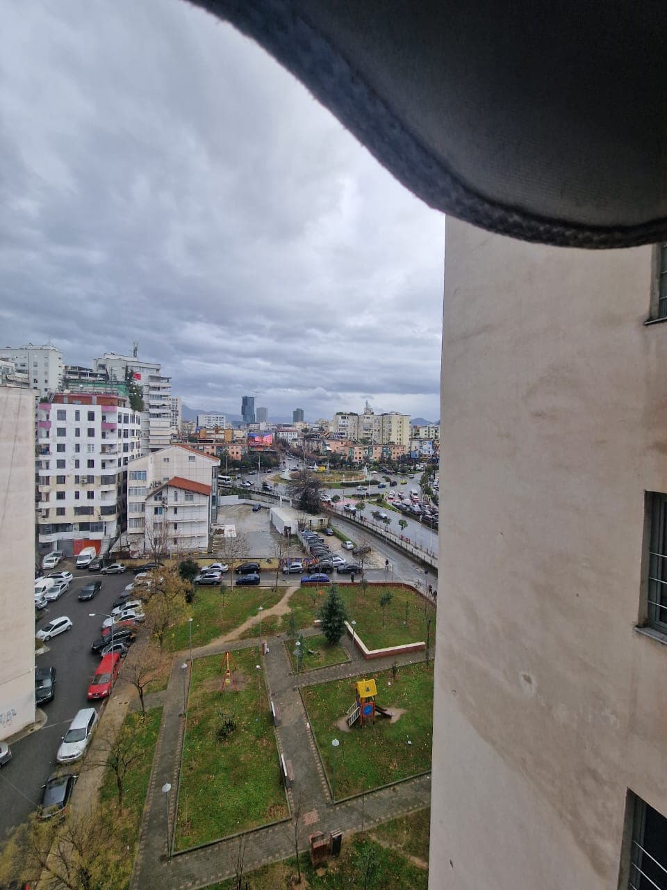 Shitet apartament 3+1+2+2 tek Zogu i Zi