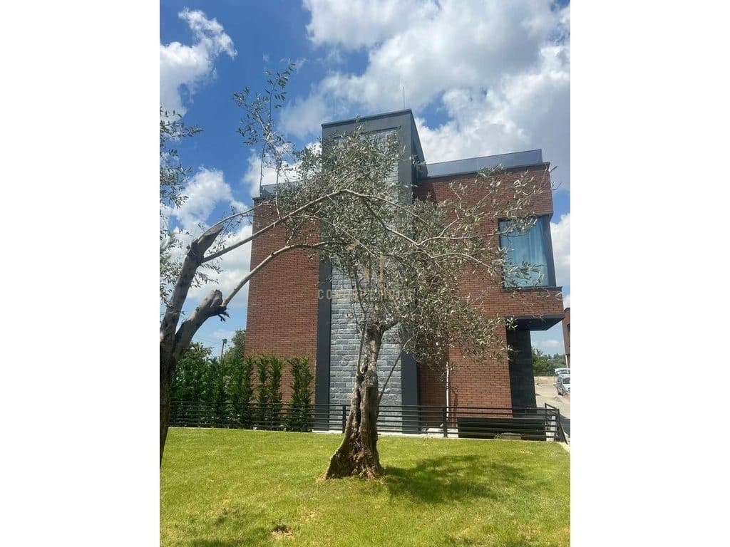 Vilë në Shitje në Farkë, Roses Residence Tiranë - 620,000€ | 313.8 m²