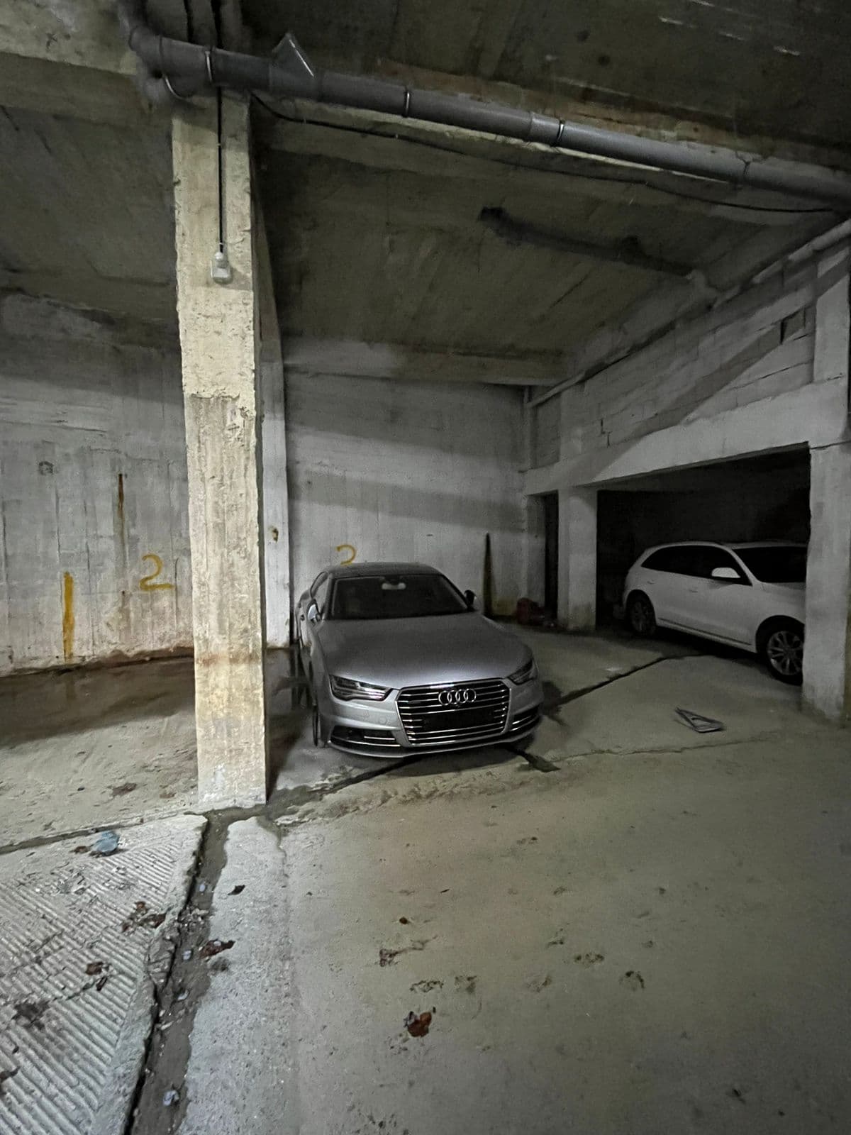 2 Poste Parkimi ne Shitje tek Kodra e Diellit1, Tiranë - 40,000€ | 27.4 m² 1