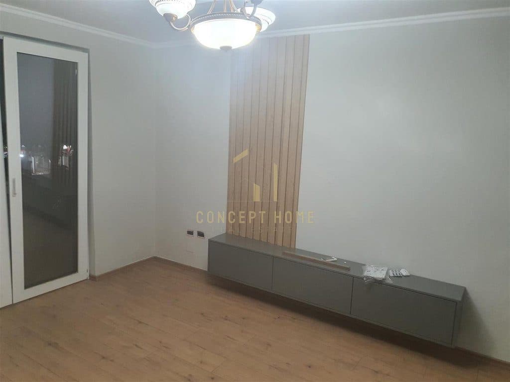 Jepet me qera apartament 2+1 te sheshi Willson/Cmimi: 750 Euro 2