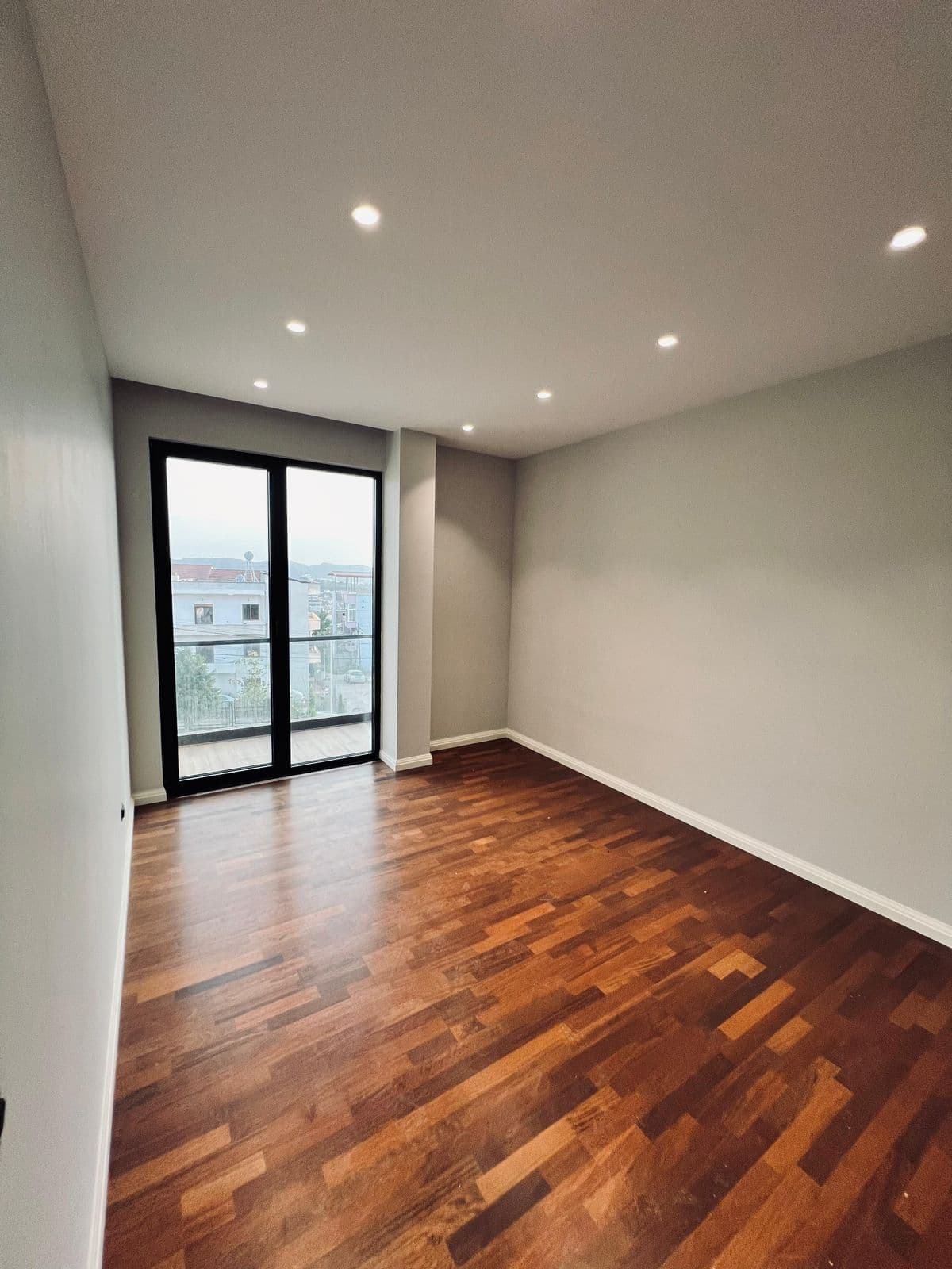 Vilë 4-katëshe me qira në Farkë, Tiranë - 3000€ | 400 m² 4