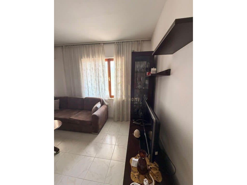 Shitet apartament 3+1 ne Ali Dem 2