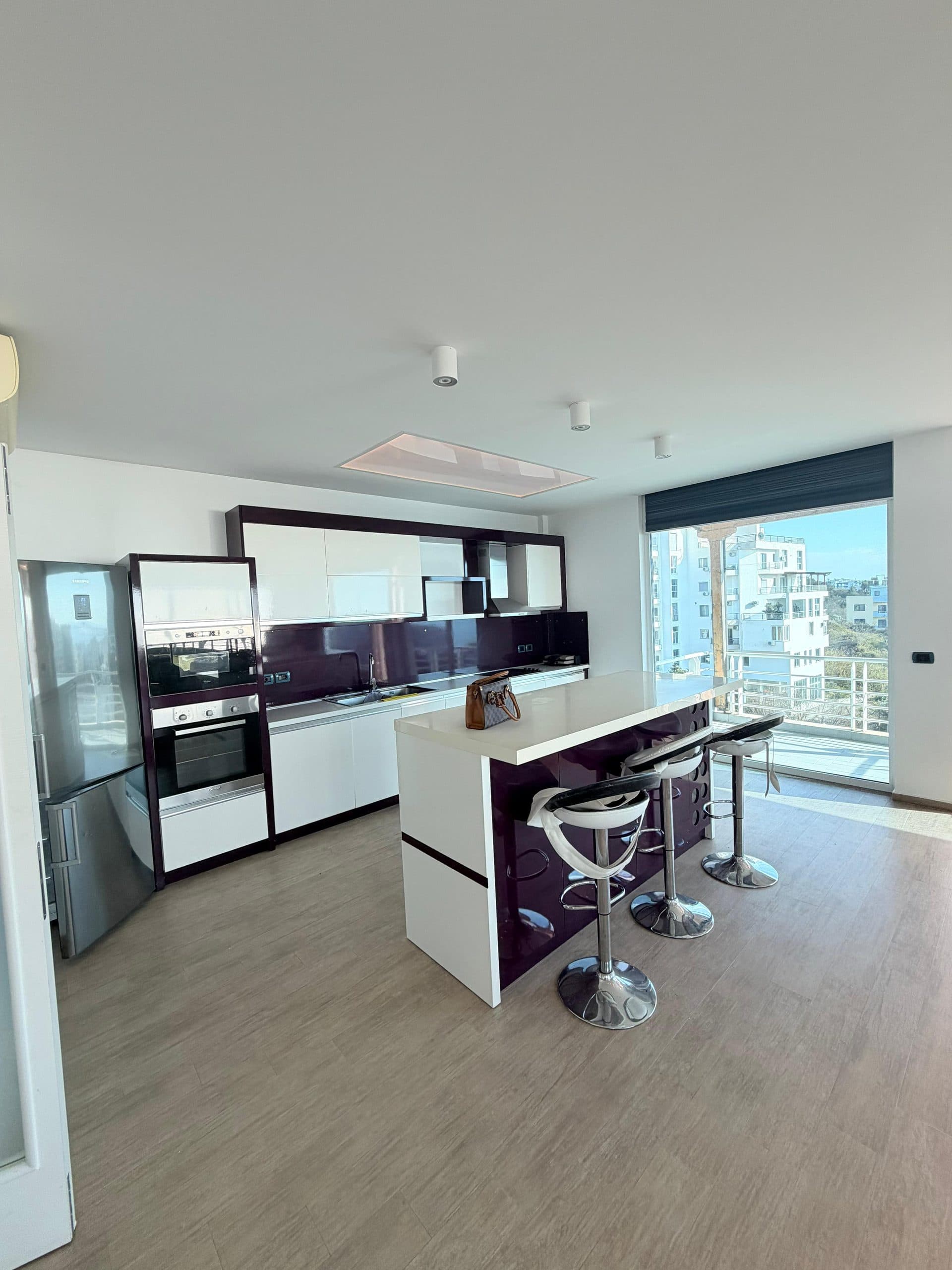 Shitet Penthouse 3+1+2 tek Shkembi i Kavajes, Durres 3