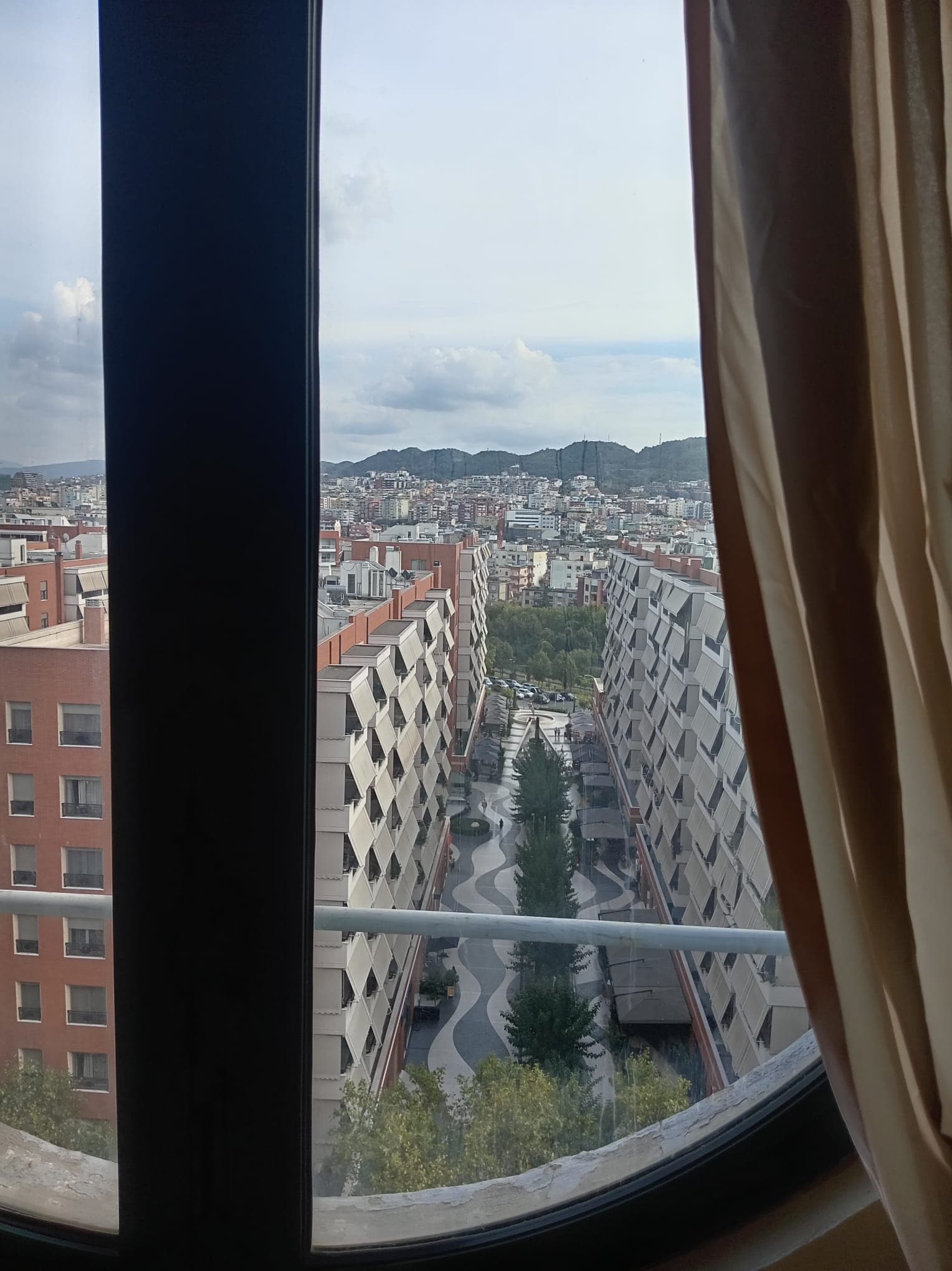 Jepet me qera apartament 2+1 perballe Deliorgjit