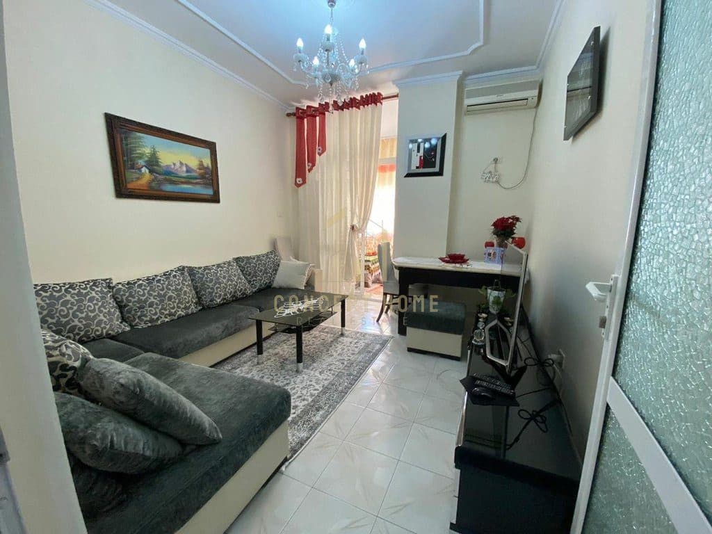 Jepet me qera apartament 2+1+2 tek Bulevardi Bajram Curri. Lumi Lana/Bulevard, Tirana 2