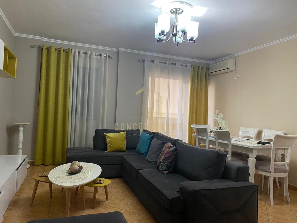 Jepet me qera apartament 2+1+2 Bulevardi Bajram Curri 3