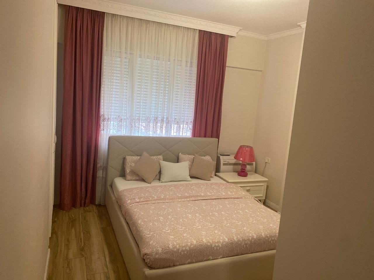 Jepet me qera apartment 2+1 tek Komuna Parisit- 900€ 4