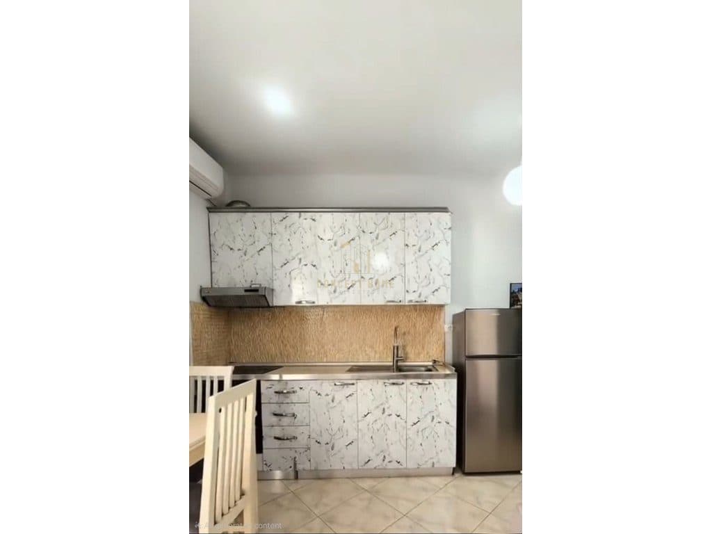 Shitet apartament 1+1 ne Fresk 3