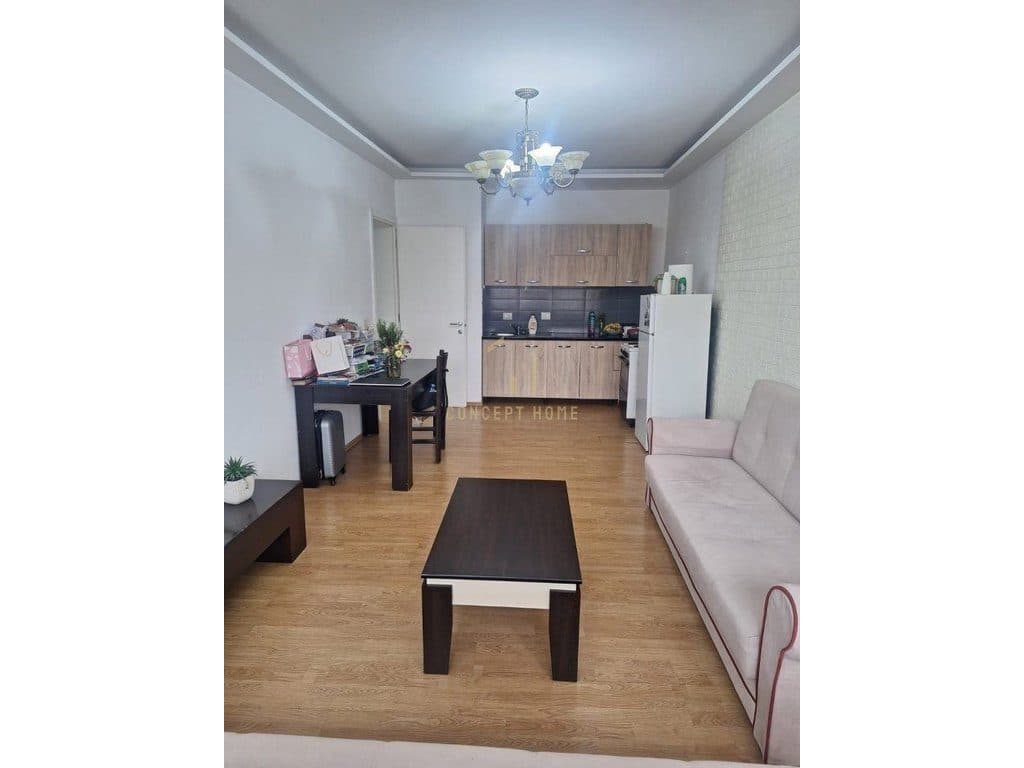Jepet me qera apartamnet 2+1 tek Rr Niko Avrami 2