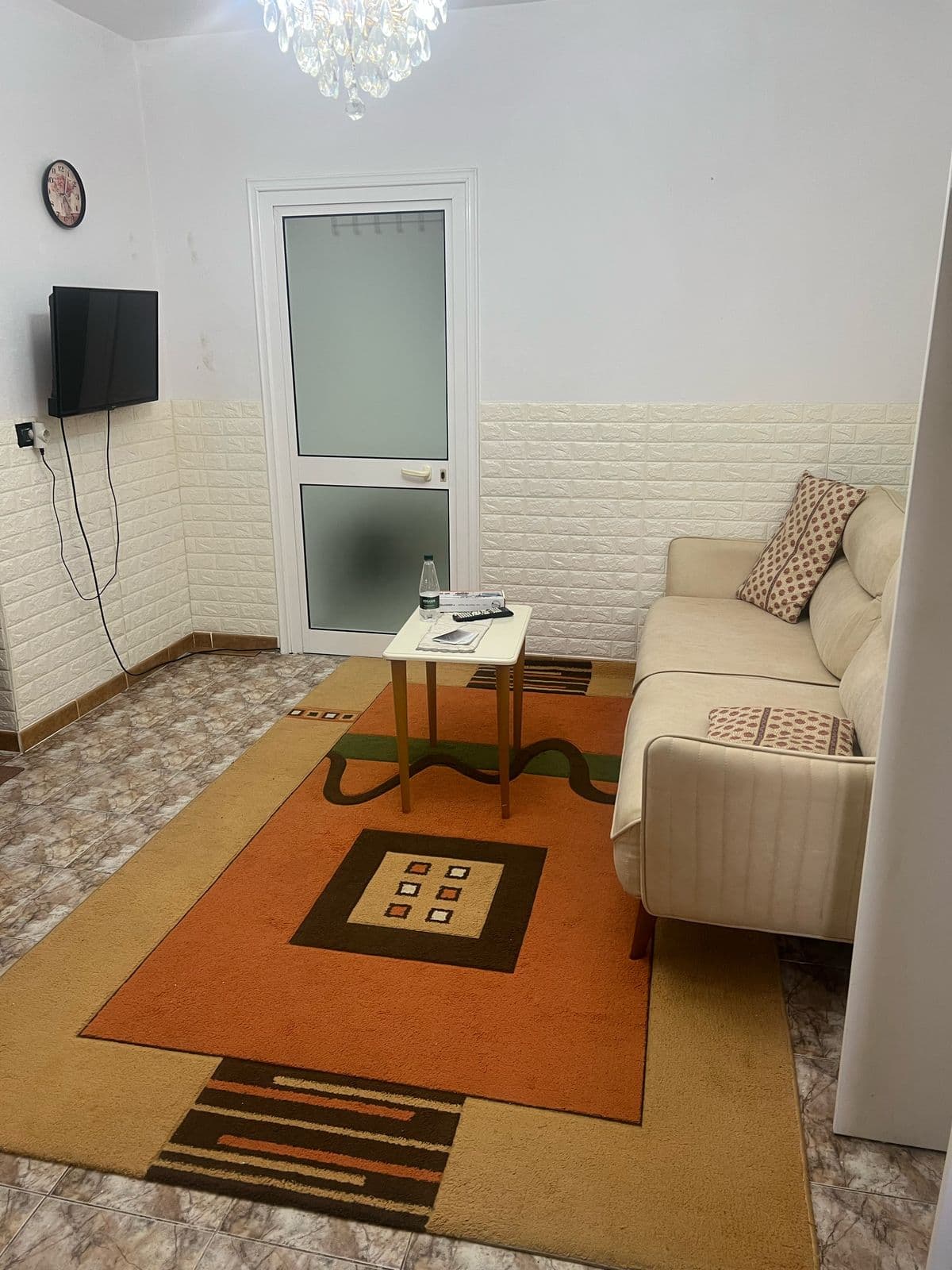 Jepet apartament me qera 1+1 tek Rruga Fortuzi