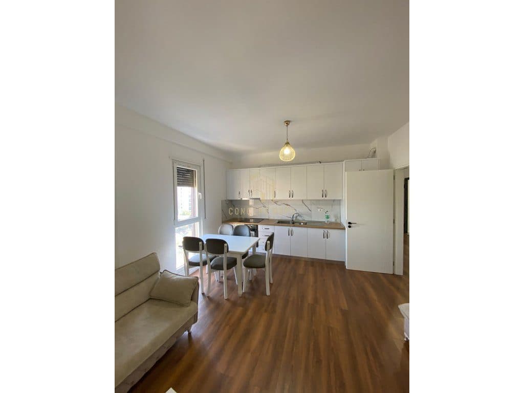 Jepet me qera apartament 2+1+2+ Post parkimi ne Kamez