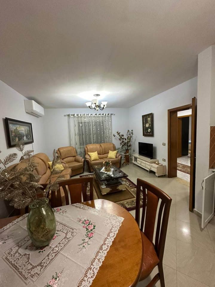 Jepet me qera apartament 2+1 tek Bulevardi i ri