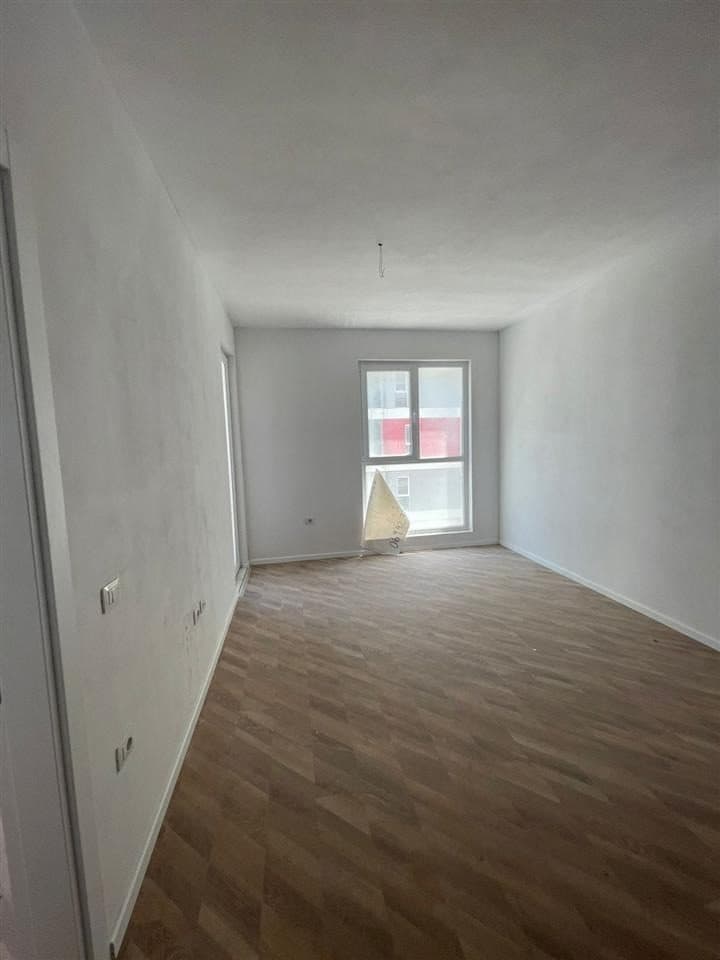 Shitet Apartament 1+1 tek Kompleksi Univers City 3