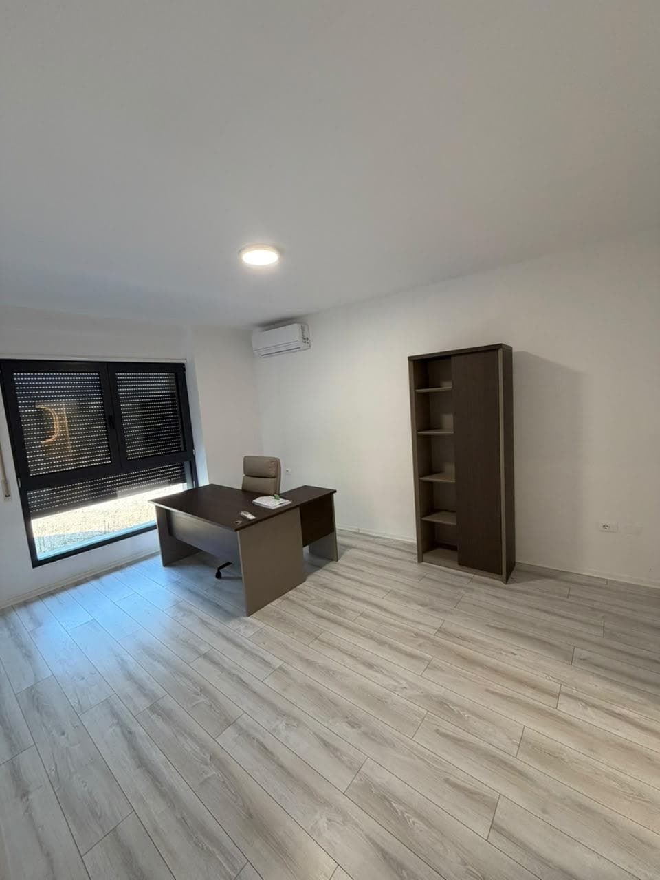 Jepet me qera qera Ambient per zyra prane Bulevardit te ri 3