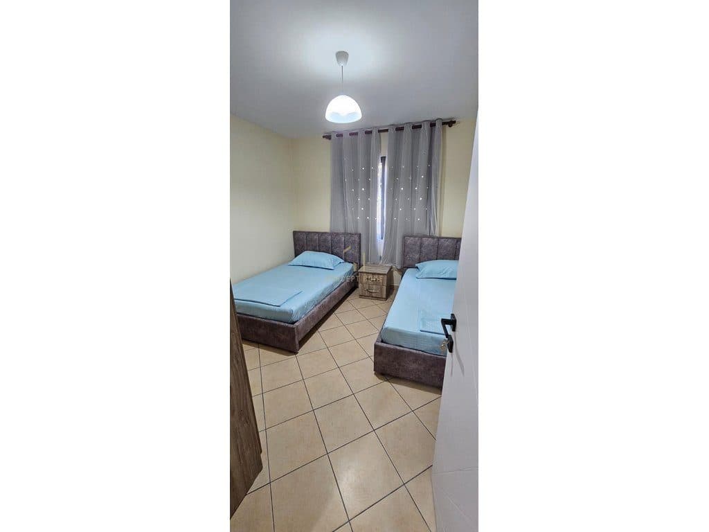 Jepet me qera apartamnet 2+1 Porcelan 2