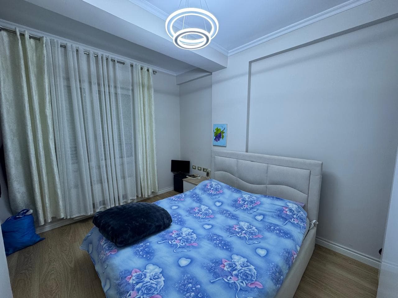 Shitet apartament 3+1+2 tek Kodra e Diellit/250.000€ 2